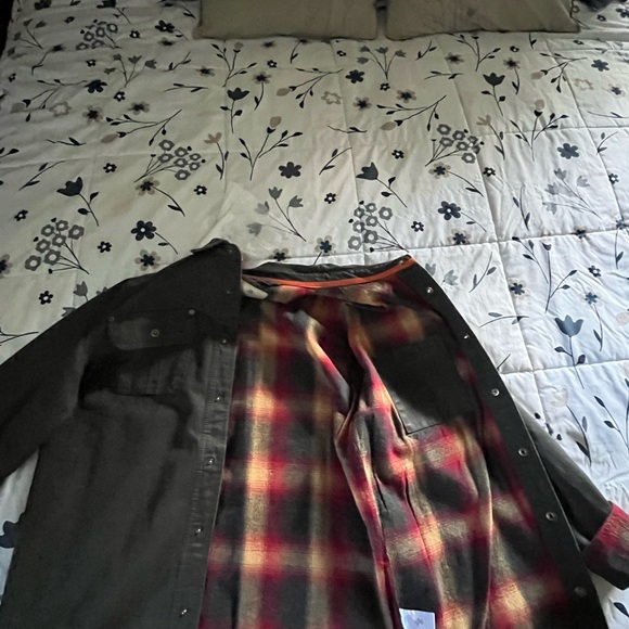 Legendary Whitetails jacket Large Mens - Picture 4 of 4